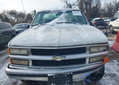 1999 Chevrolet C2500 из США, поврежденный, VIN 1GCGC24R1XR706037
